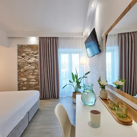 The Water Skiathos-Stadt