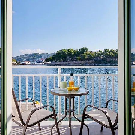 The Water Skiathos-Stadt